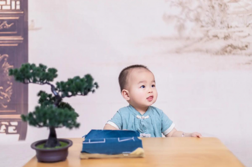 驻马店三个月宝宝抬头不稳